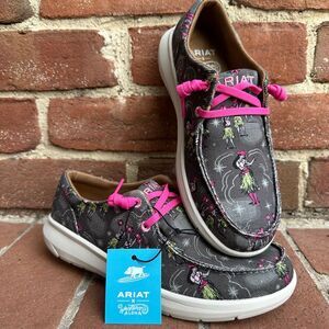 ARIAT Western Aloha Cruiser Shoes Gray Pink Hula Print Comfort Slip On Size 6.5